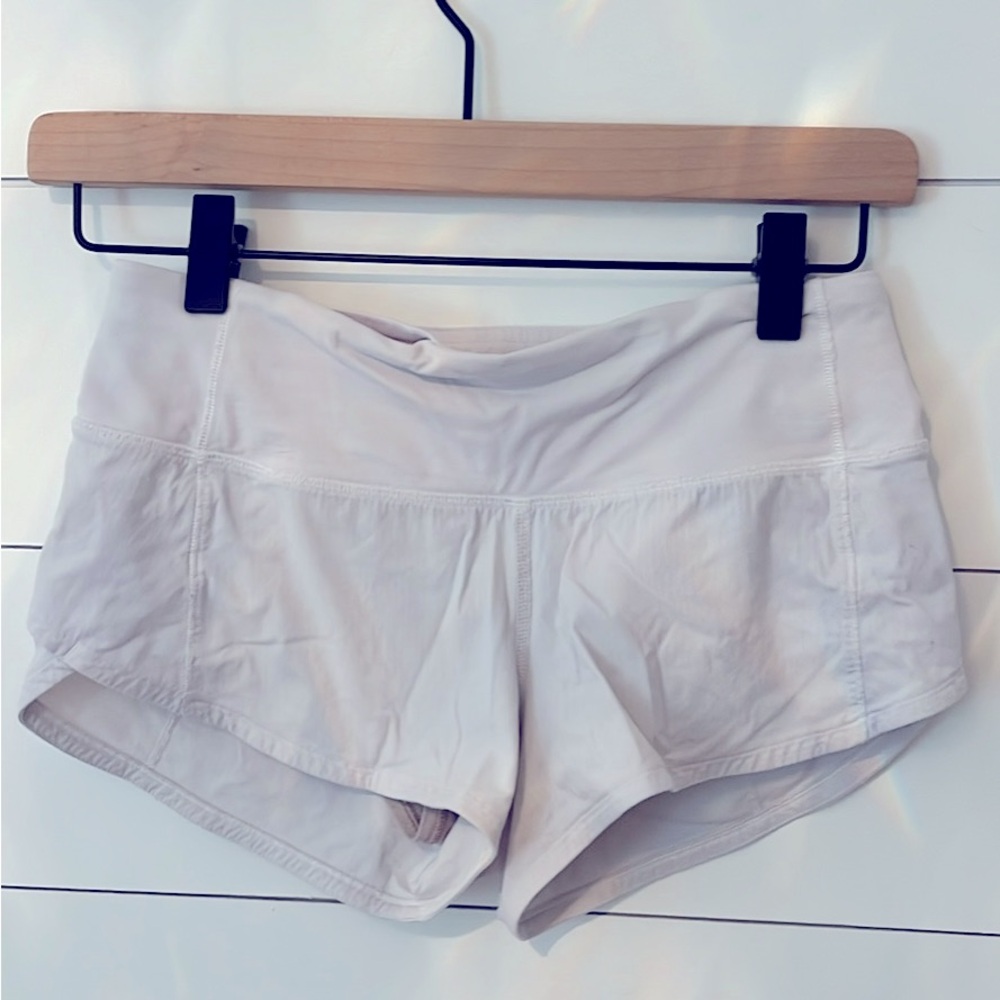 Lululemon Speed Up Low Rise 2.5 Shorts White Size 0